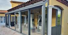 Plus qu'une véranda, une véritable extension de la pièce de vie en aluminium TECHNAL sur Bouc Bel Air dans les bouches du Rhone